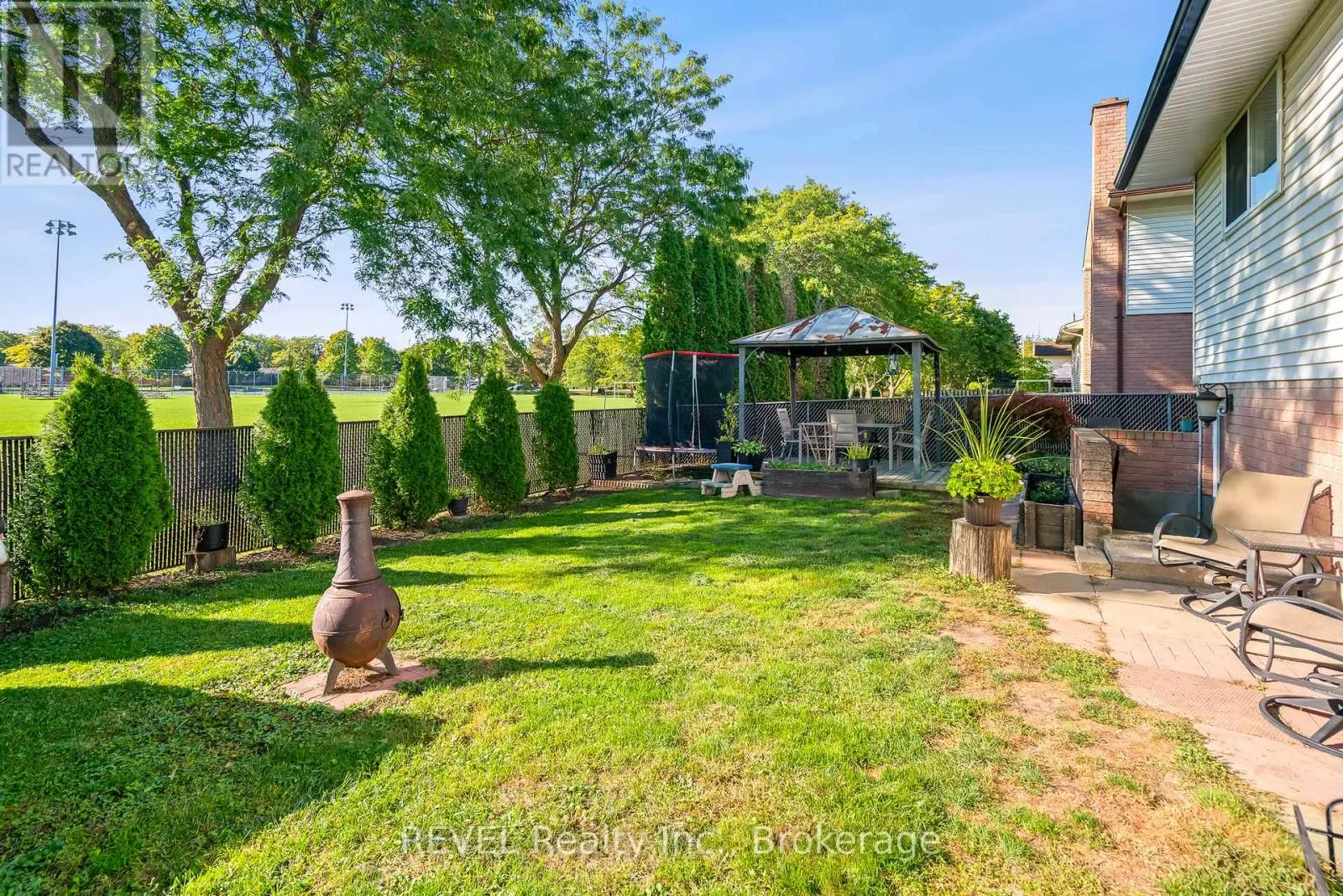 12 SILVERDALE DRIVE