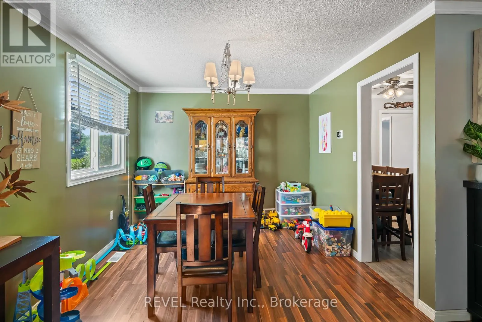 12 SILVERDALE DRIVE