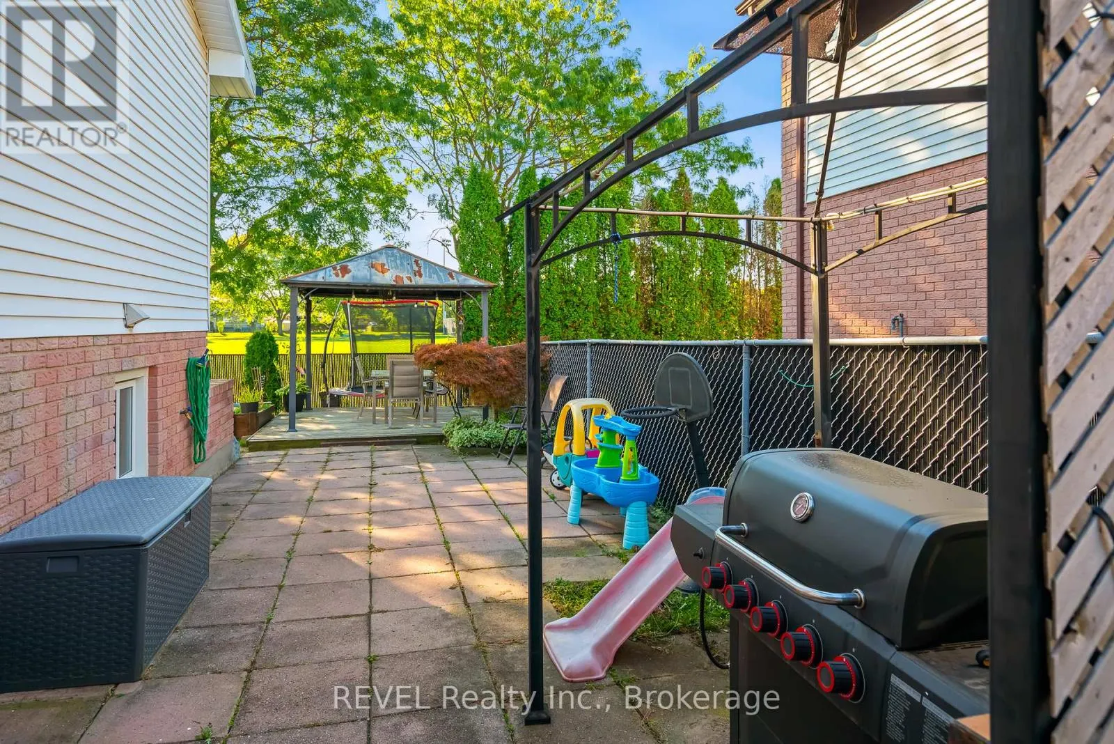 12 SILVERDALE DRIVE