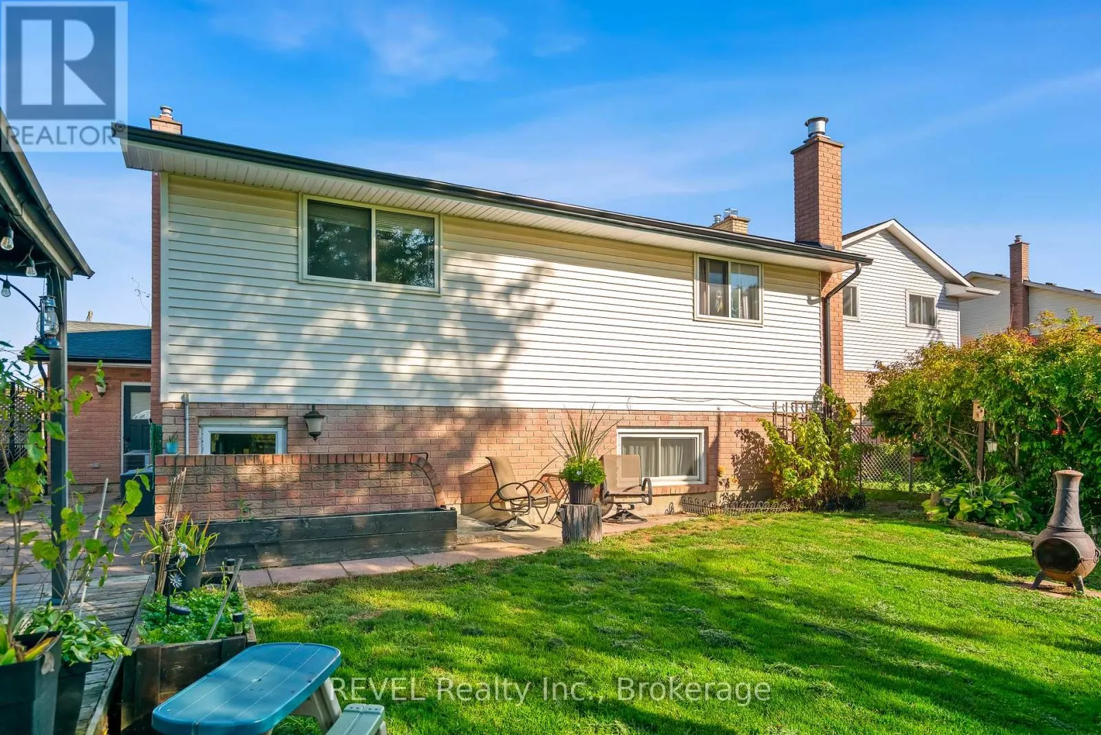 12 SILVERDALE DRIVE