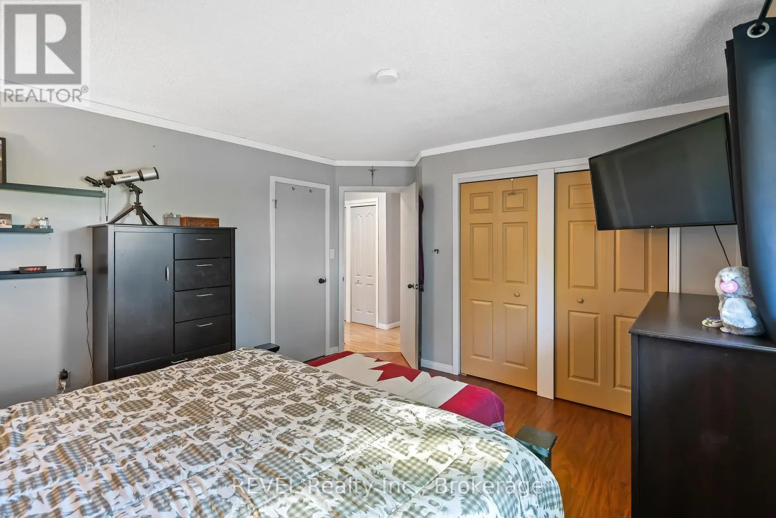 12 SILVERDALE DRIVE