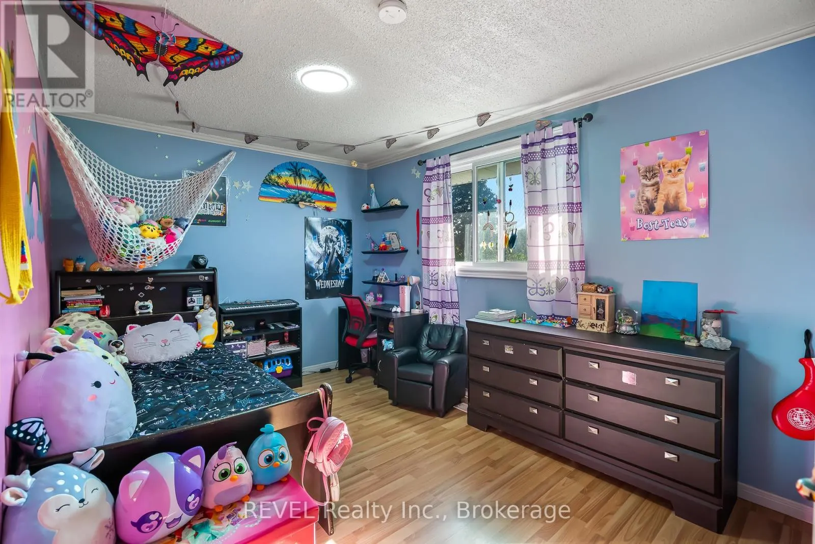12 SILVERDALE DRIVE