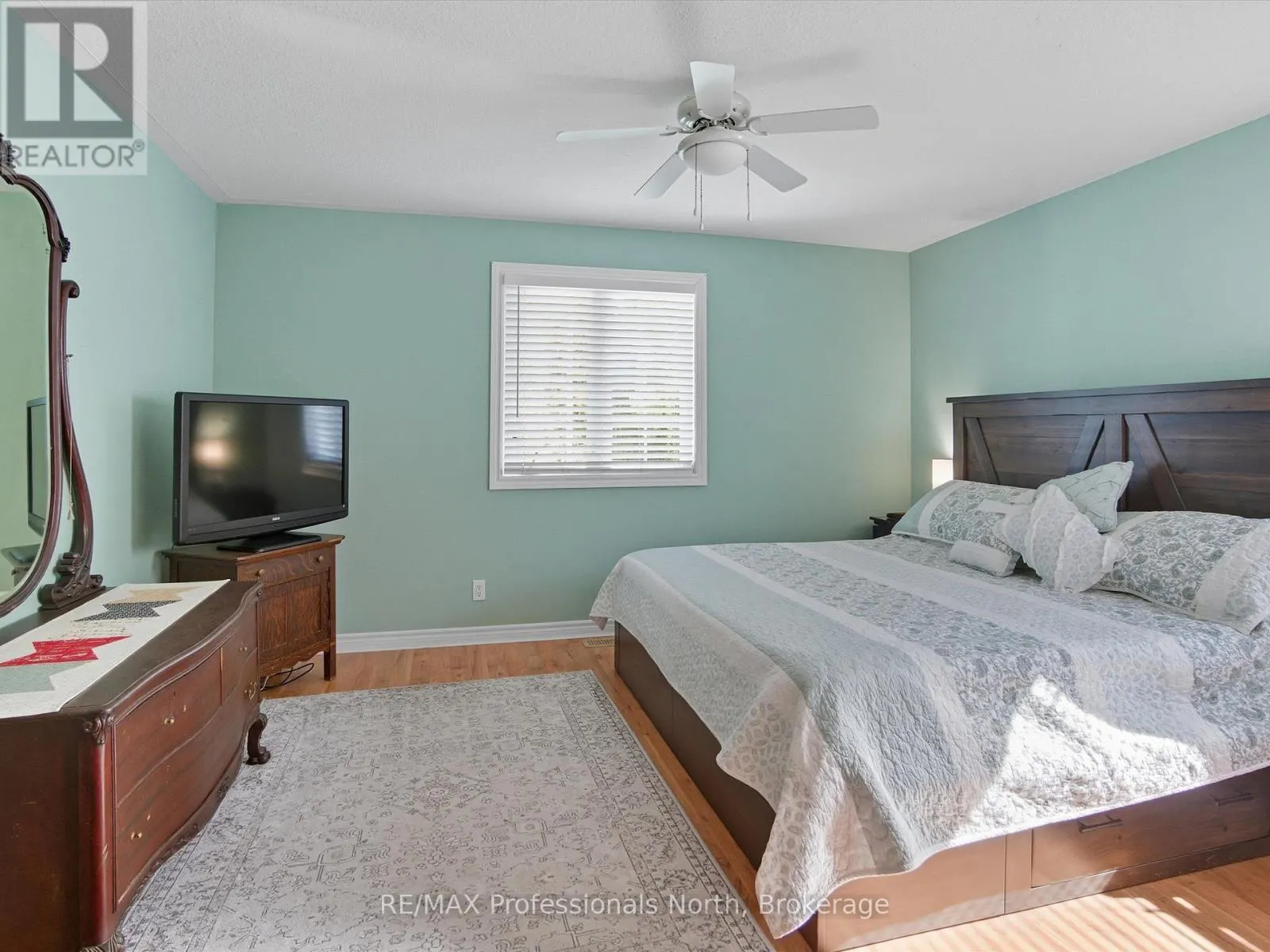 17 KEALL CRESCENT