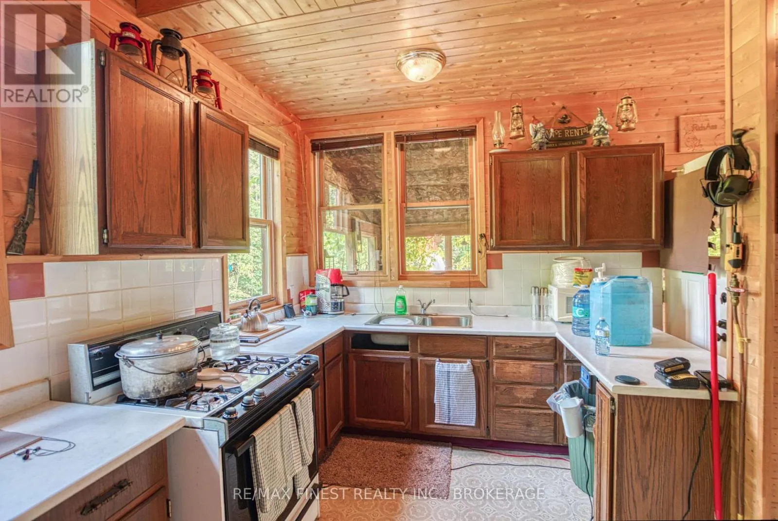 E 1/2 LOT 22 CONCESSION 9 PALMERSTON