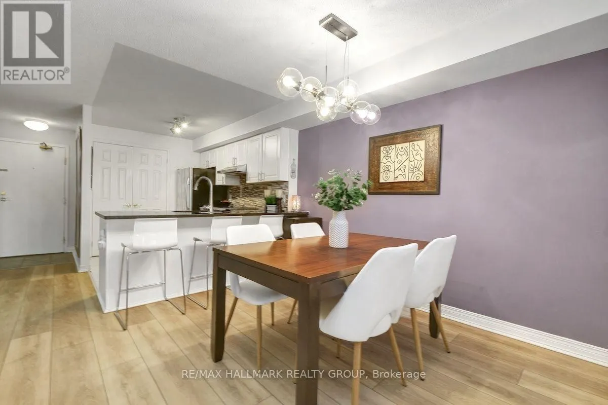 802 - 429 SOMERSET STREET W