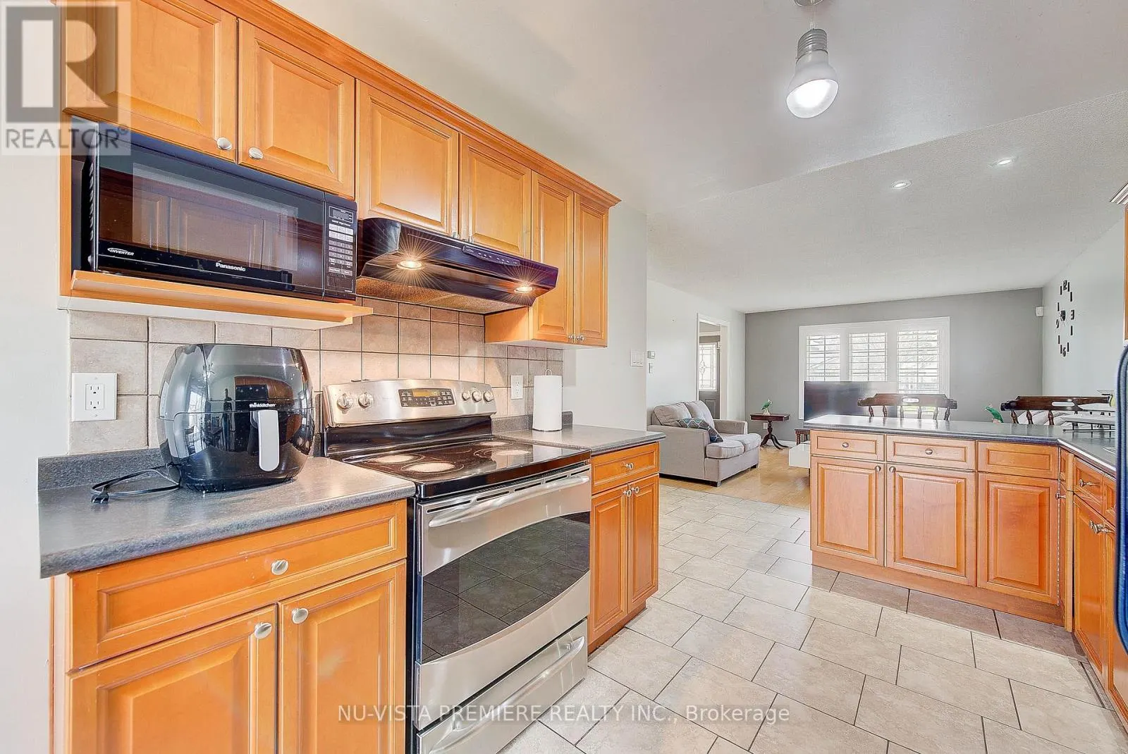494 EXMOUTH CIRCLE