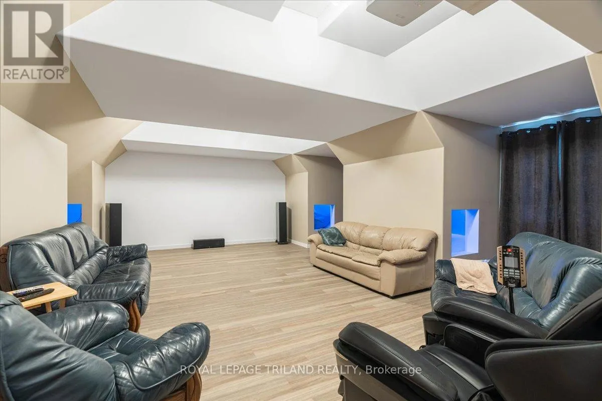 3115 NAPPERTON DRIVE