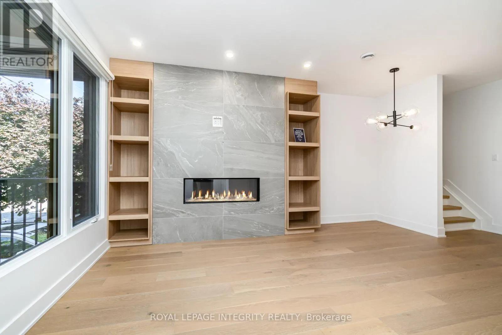 A - 284 DOVERCOURT AVENUE