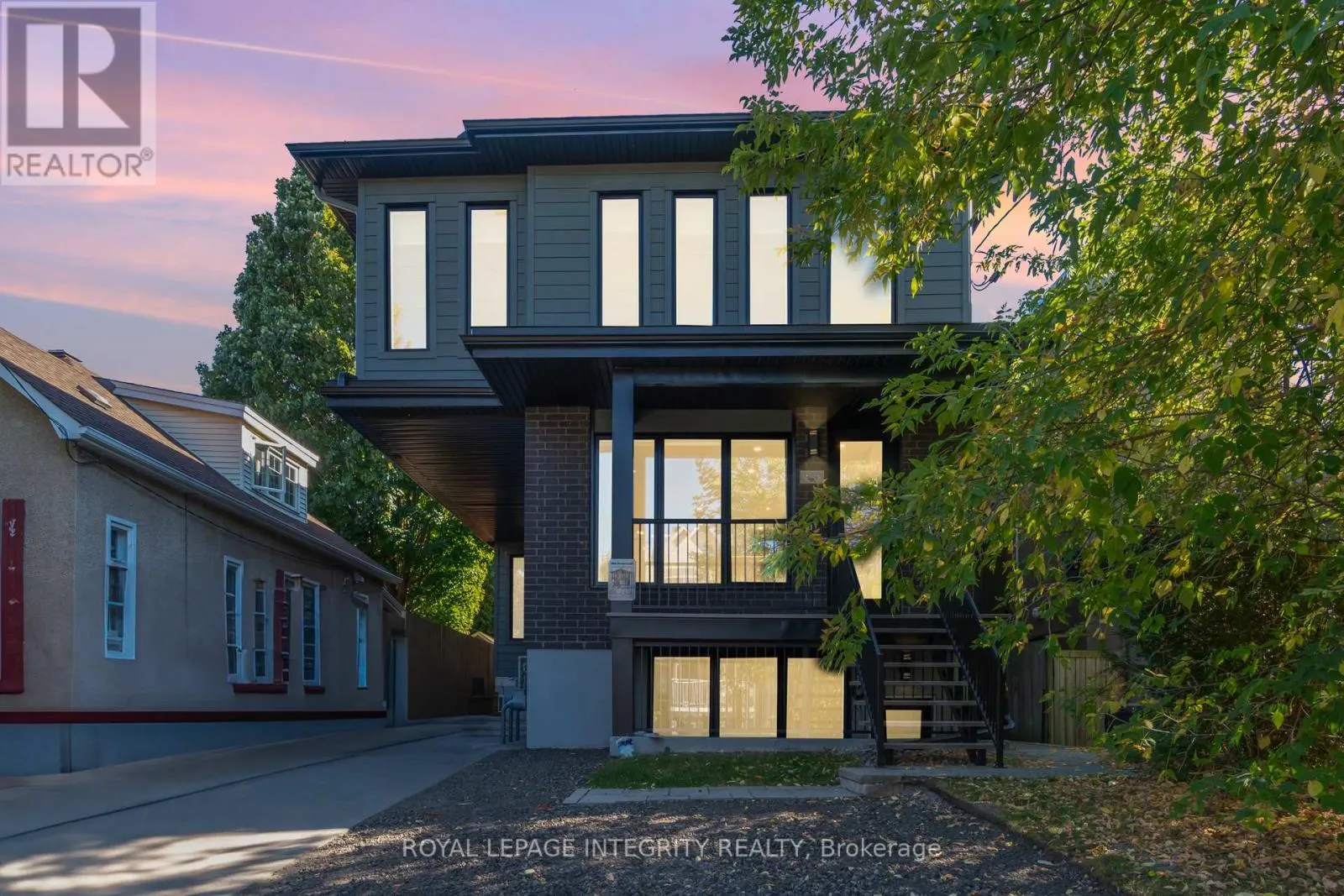 A - 284 DOVERCOURT AVENUE