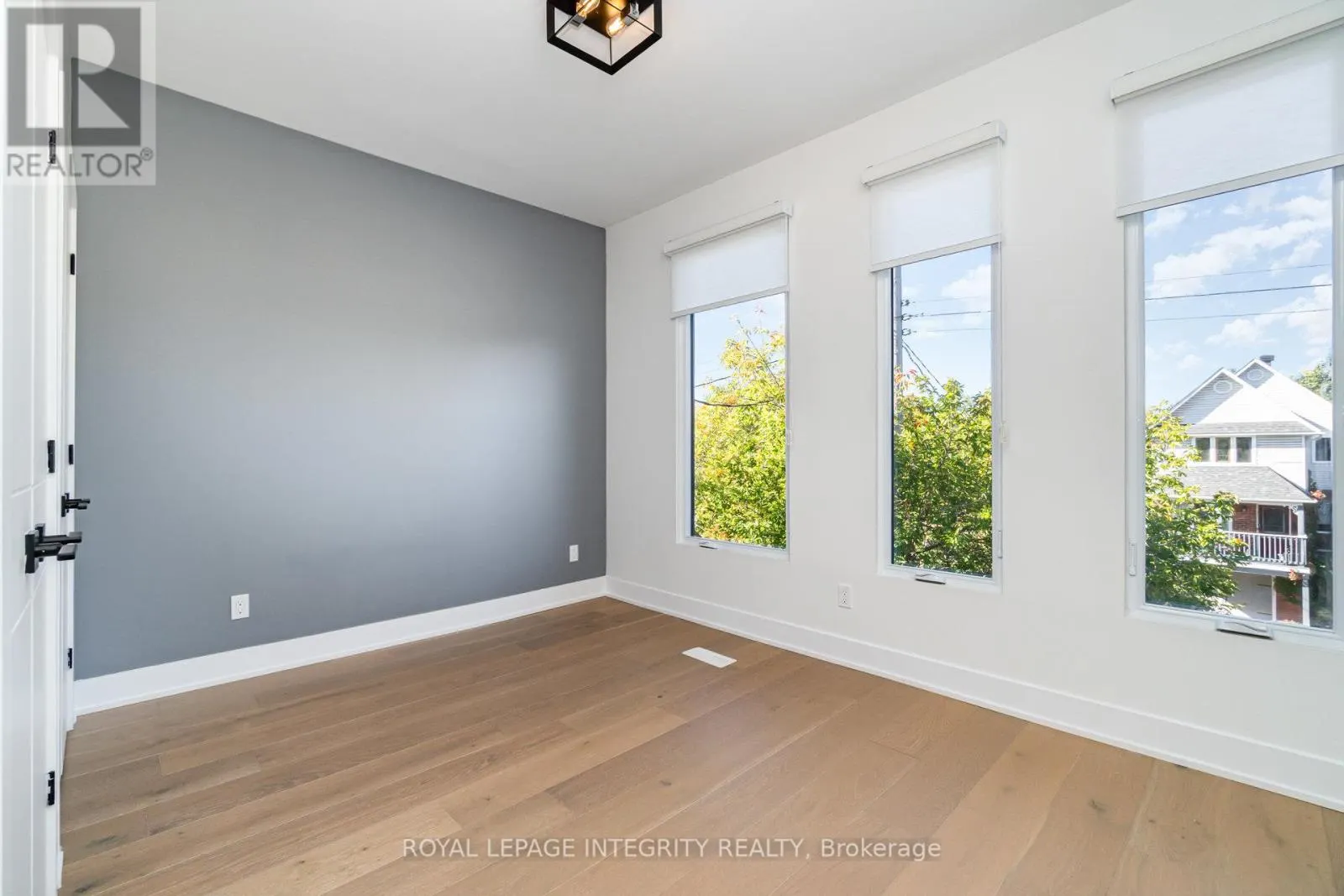 A - 284 DOVERCOURT AVENUE