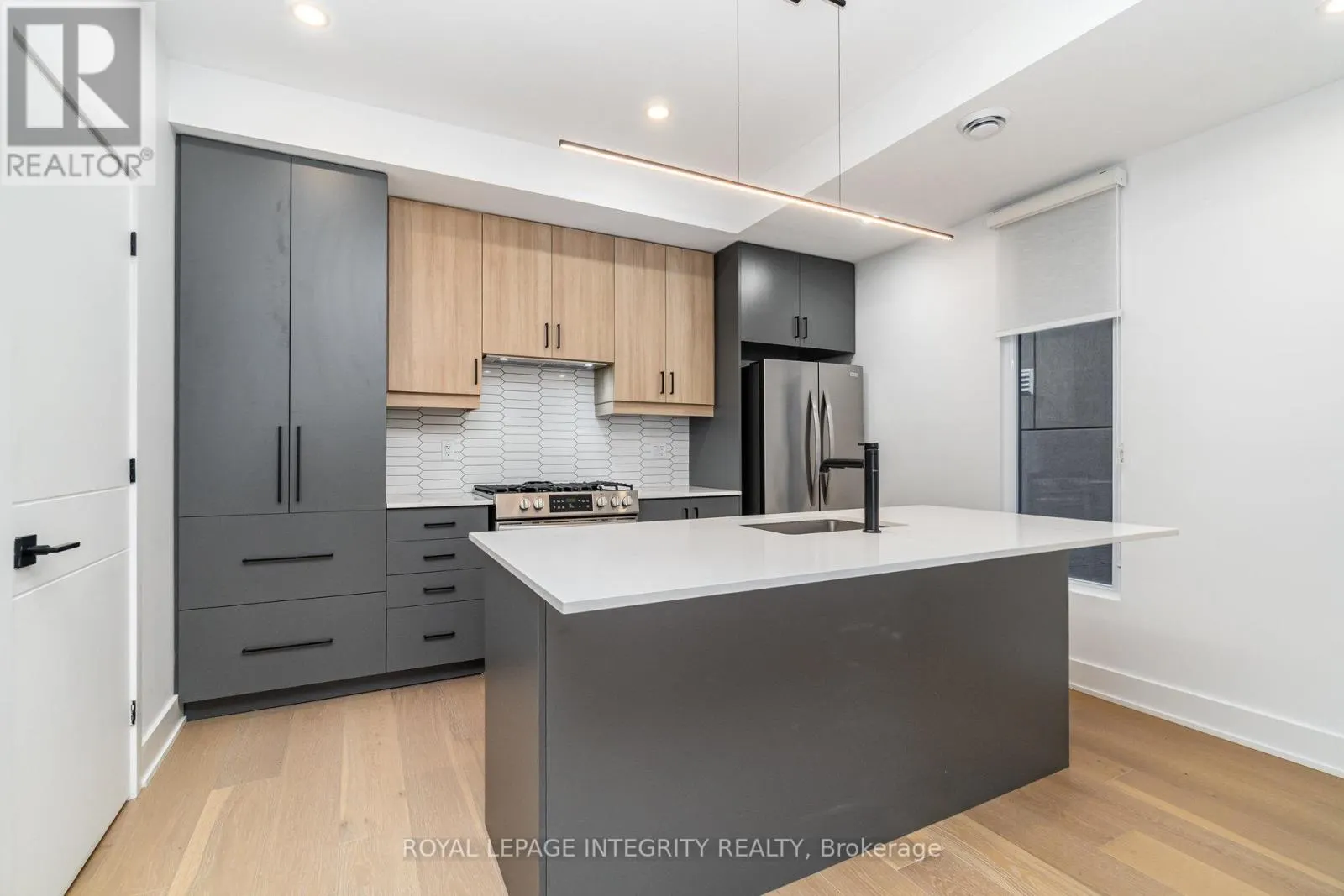 A - 284 DOVERCOURT AVENUE