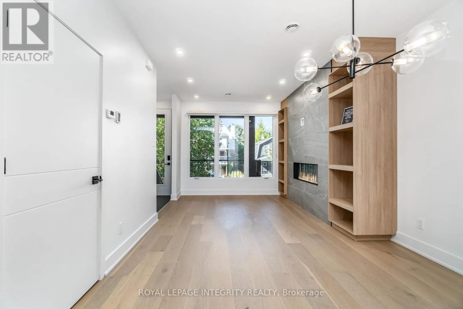 A - 284 DOVERCOURT AVENUE