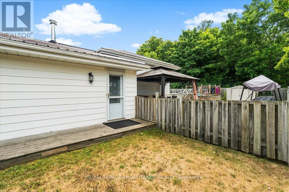 21 COULTER CRESCENT