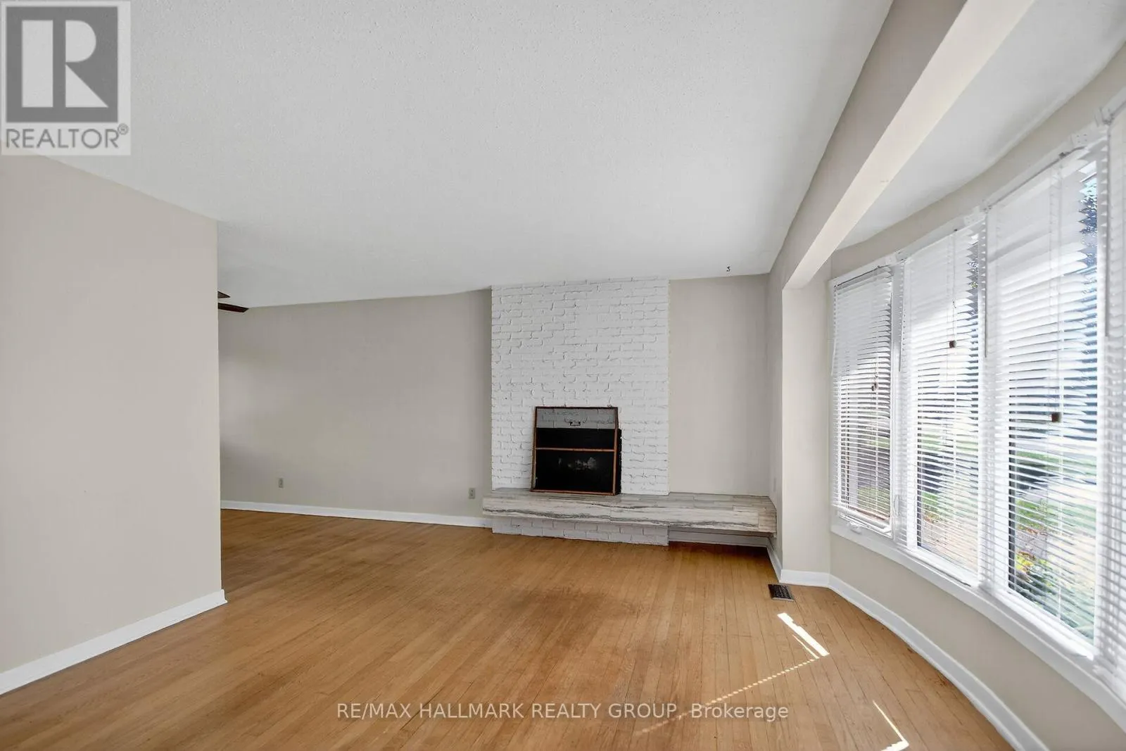 3 SUTTON PLACE