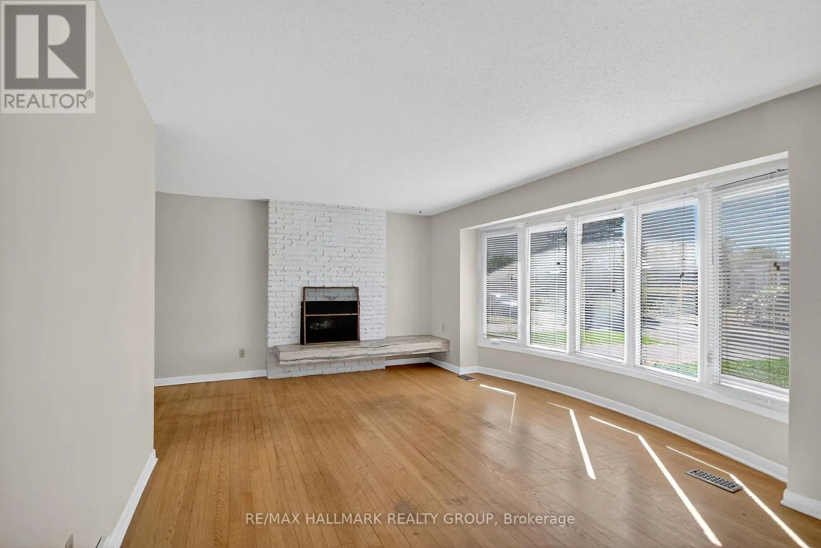 3 SUTTON PLACE