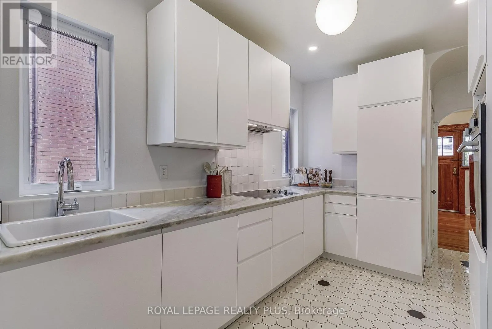 192 KENSINGTON AVENUE S