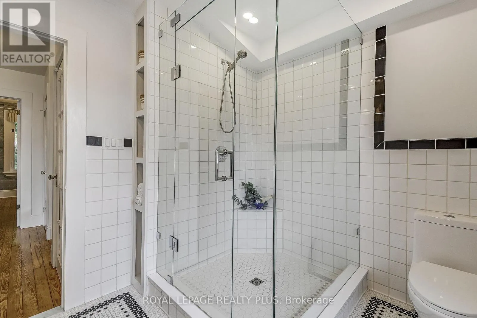 192 KENSINGTON AVENUE S