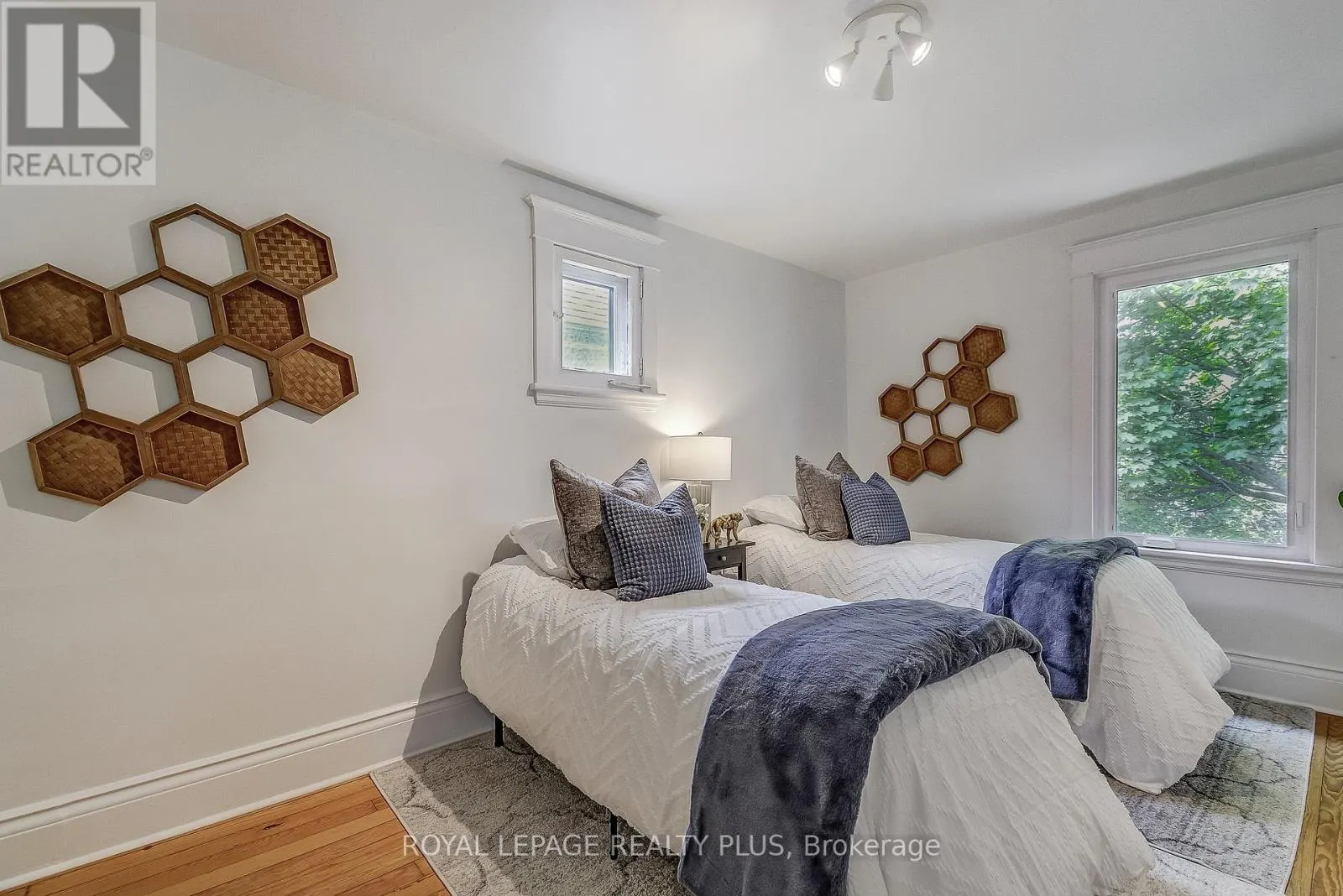 192 KENSINGTON AVENUE S