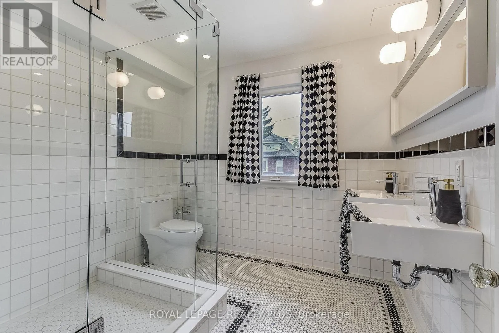 192 KENSINGTON AVENUE S