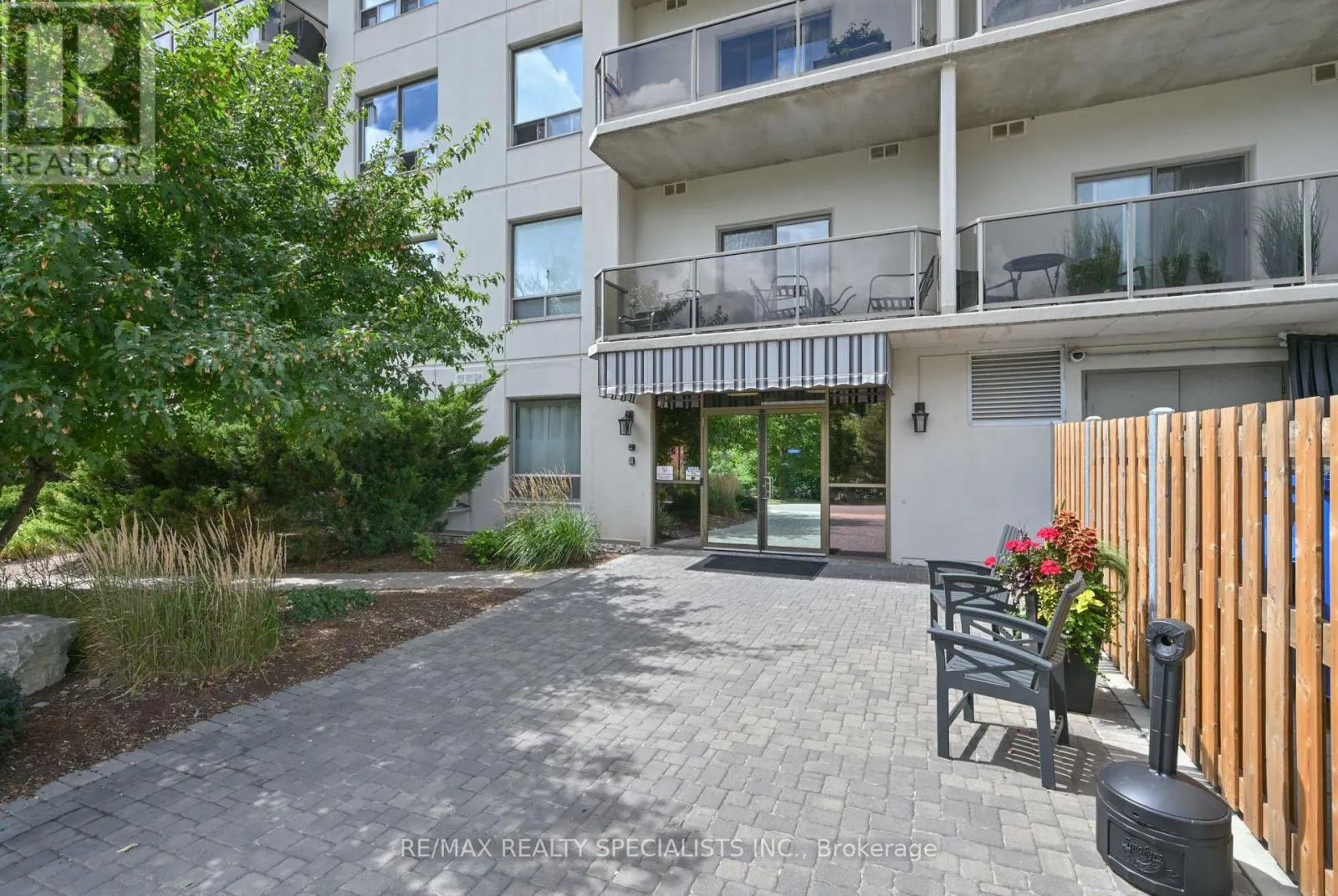 505 - 60 WYNDHAM STREET S