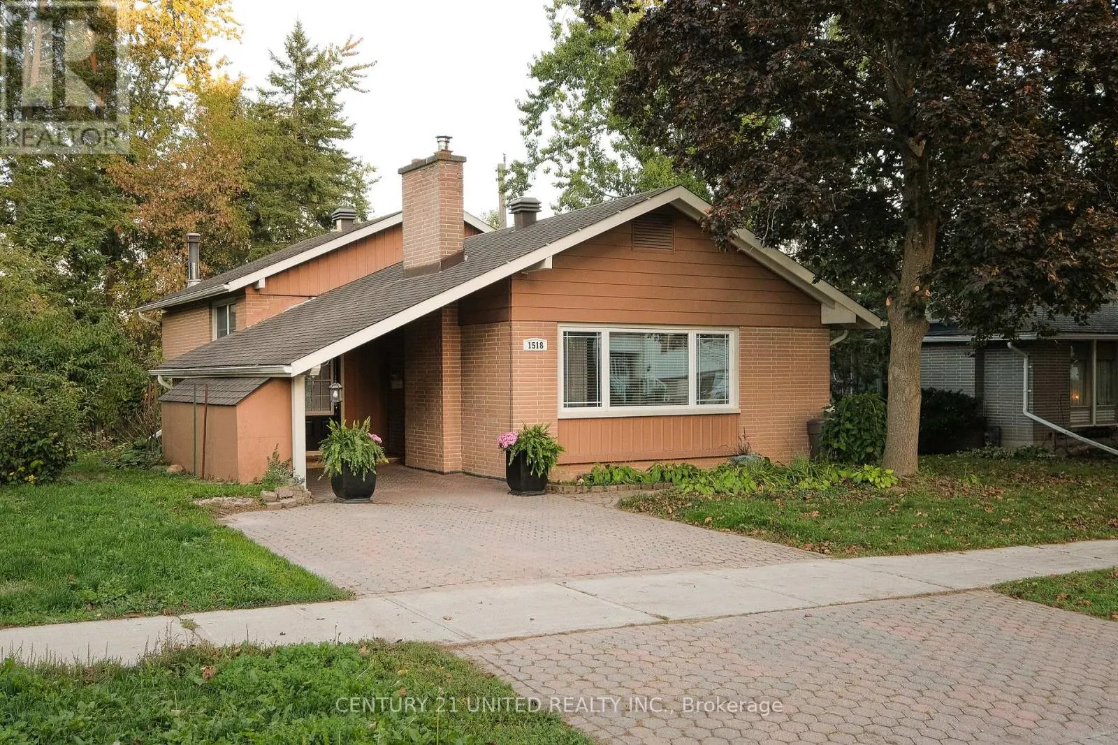 1518 WESTBROOK DRIVE