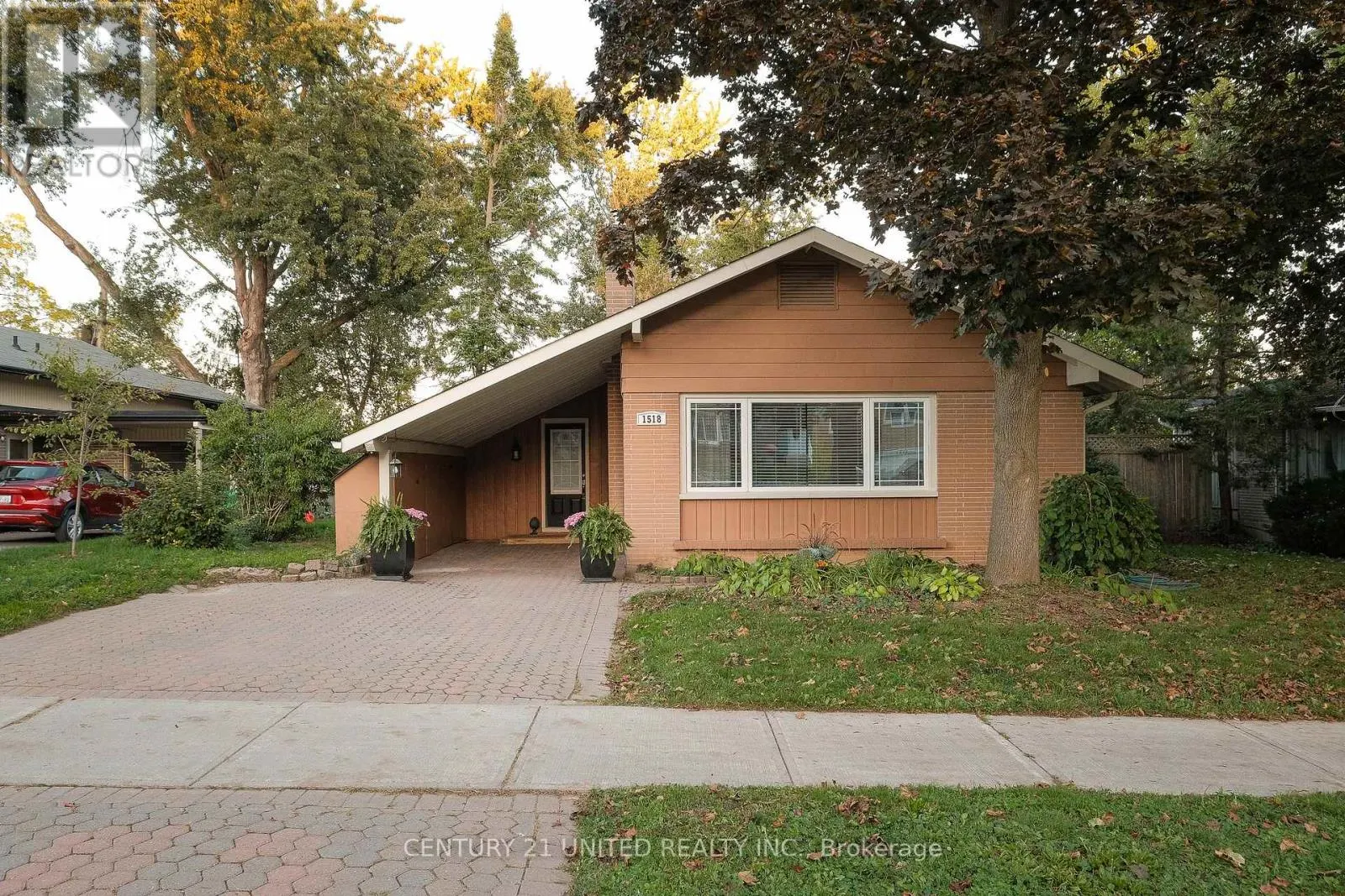 1518 WESTBROOK DRIVE