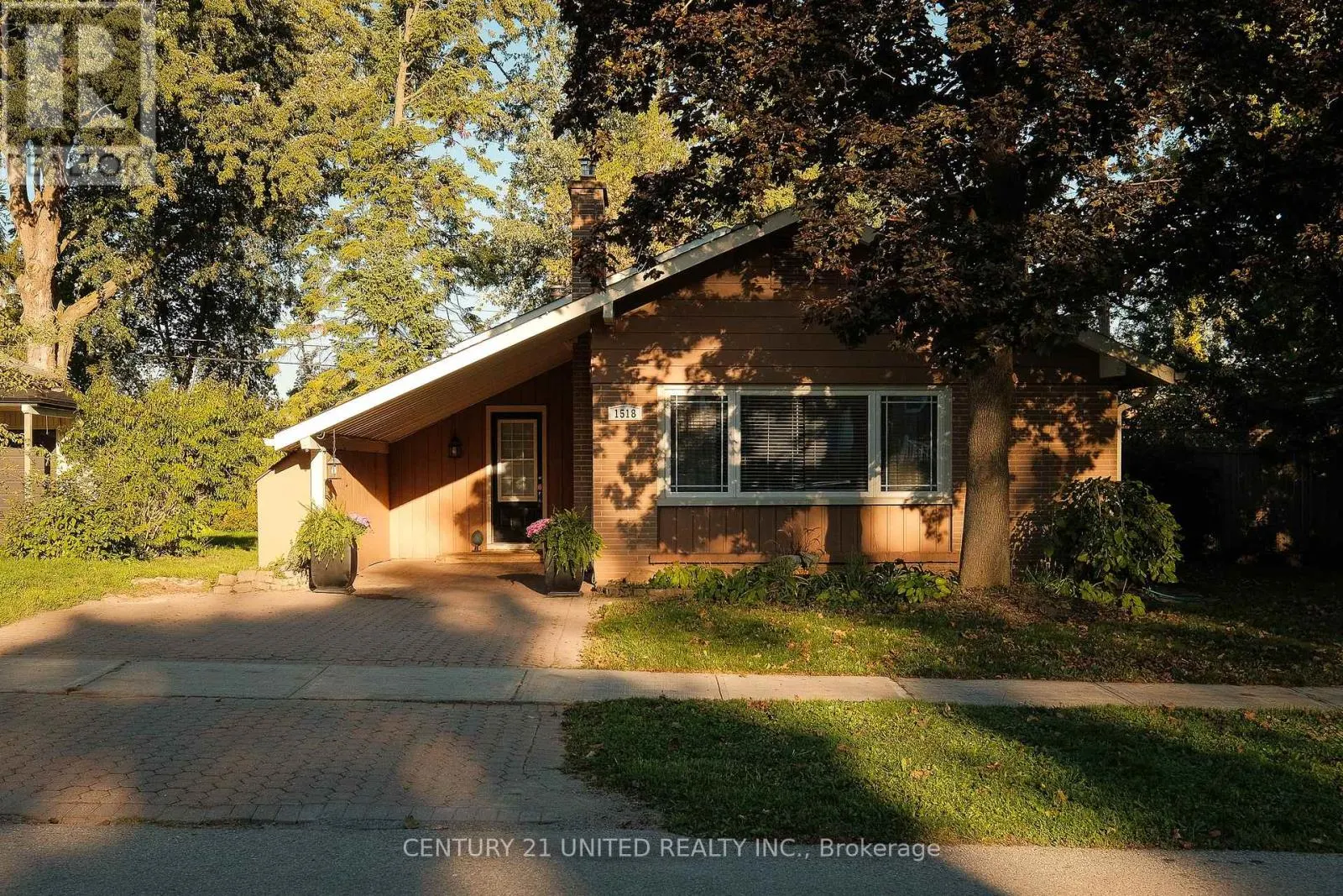 1518 WESTBROOK DRIVE