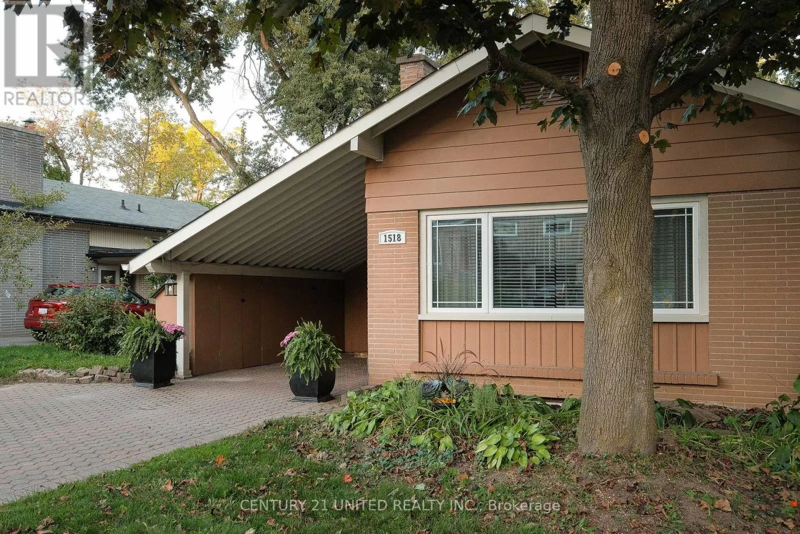 1518 WESTBROOK DRIVE