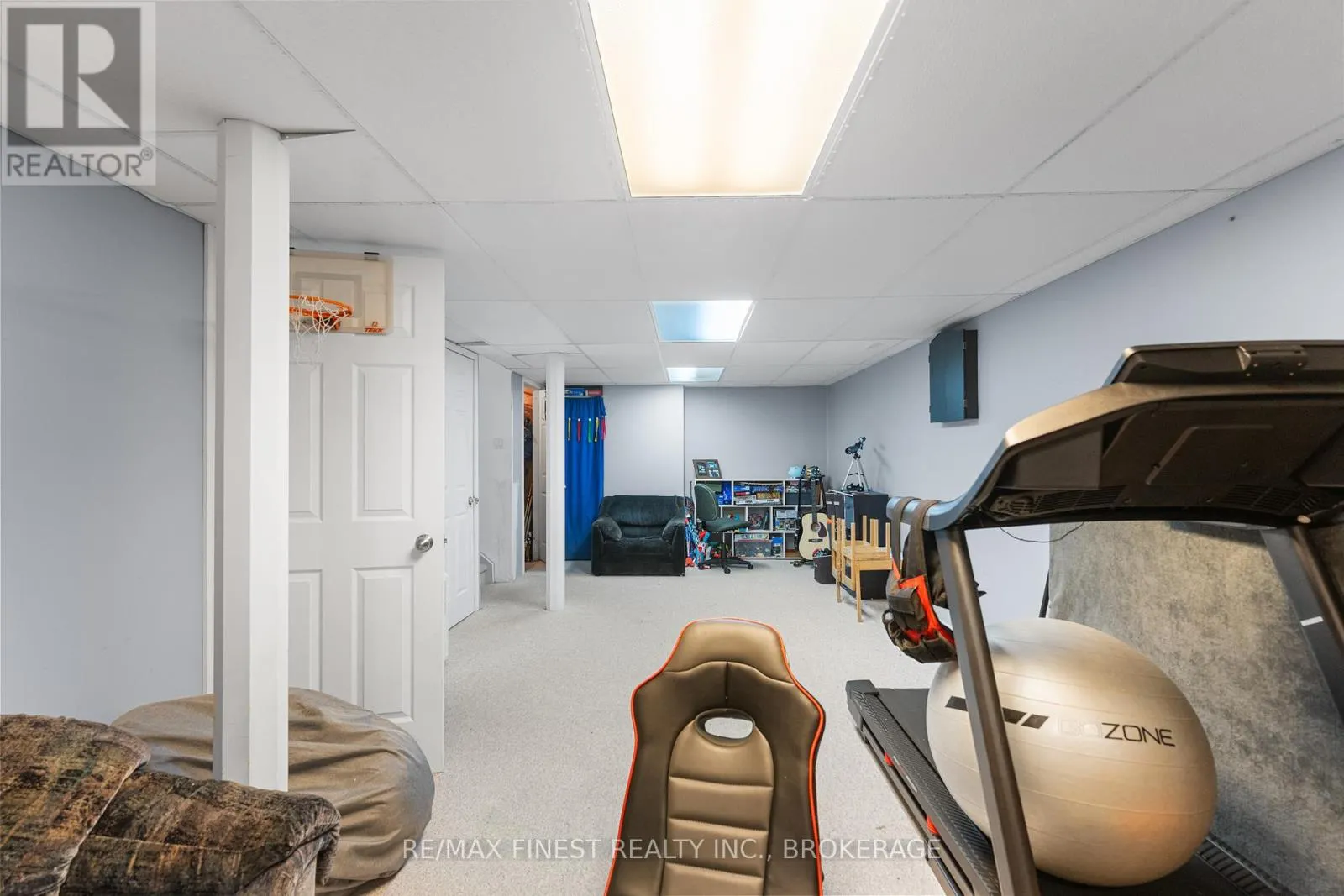 944 WARBURTON CRESCENT