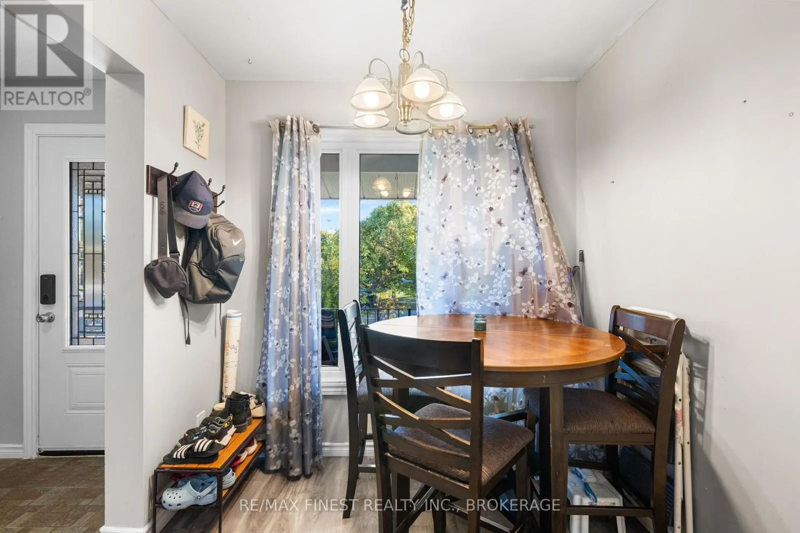 944 WARBURTON CRESCENT
