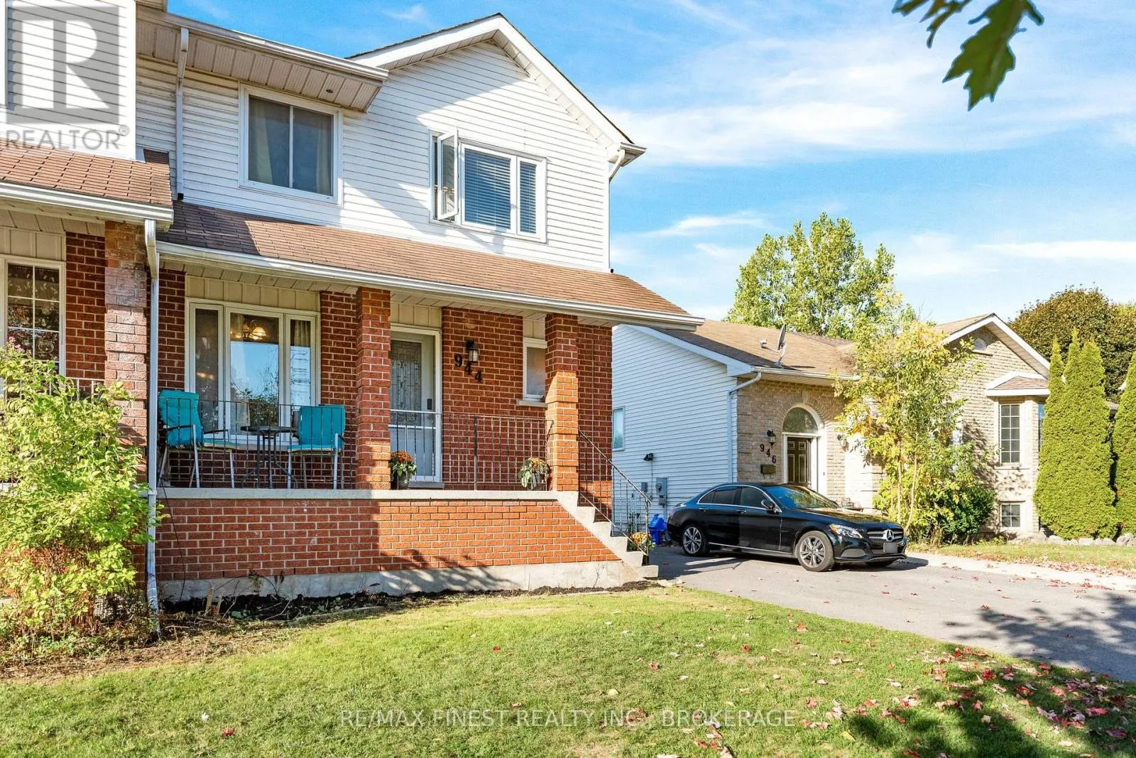 944 WARBURTON CRESCENT