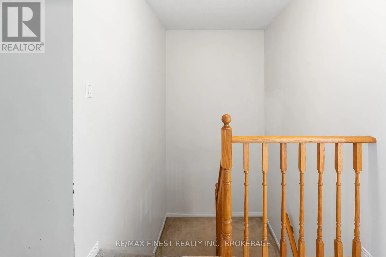 944 WARBURTON CRESCENT