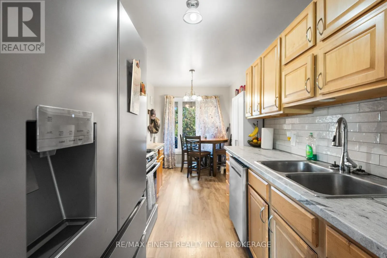 944 WARBURTON CRESCENT