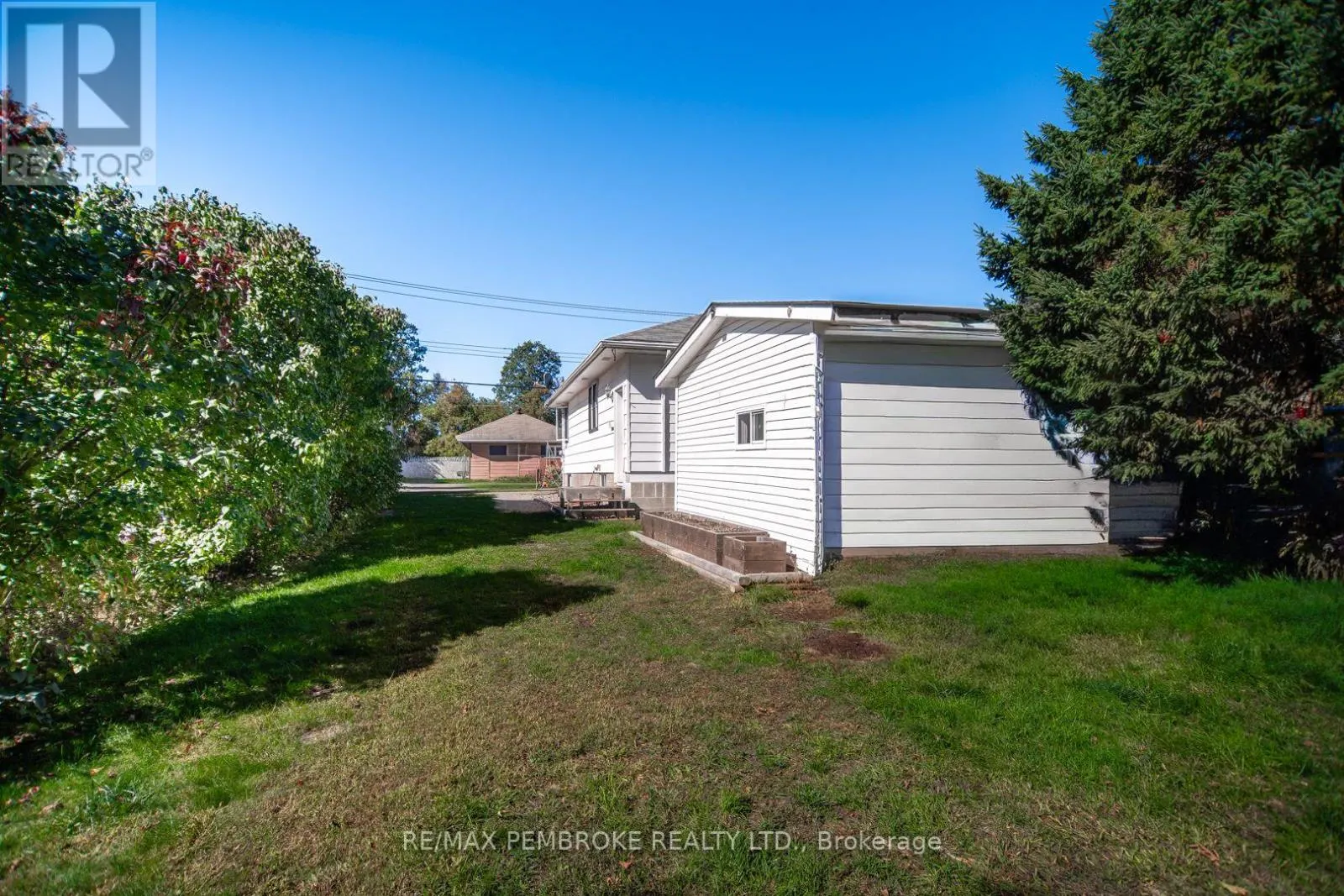 587 MOFFAT STREET