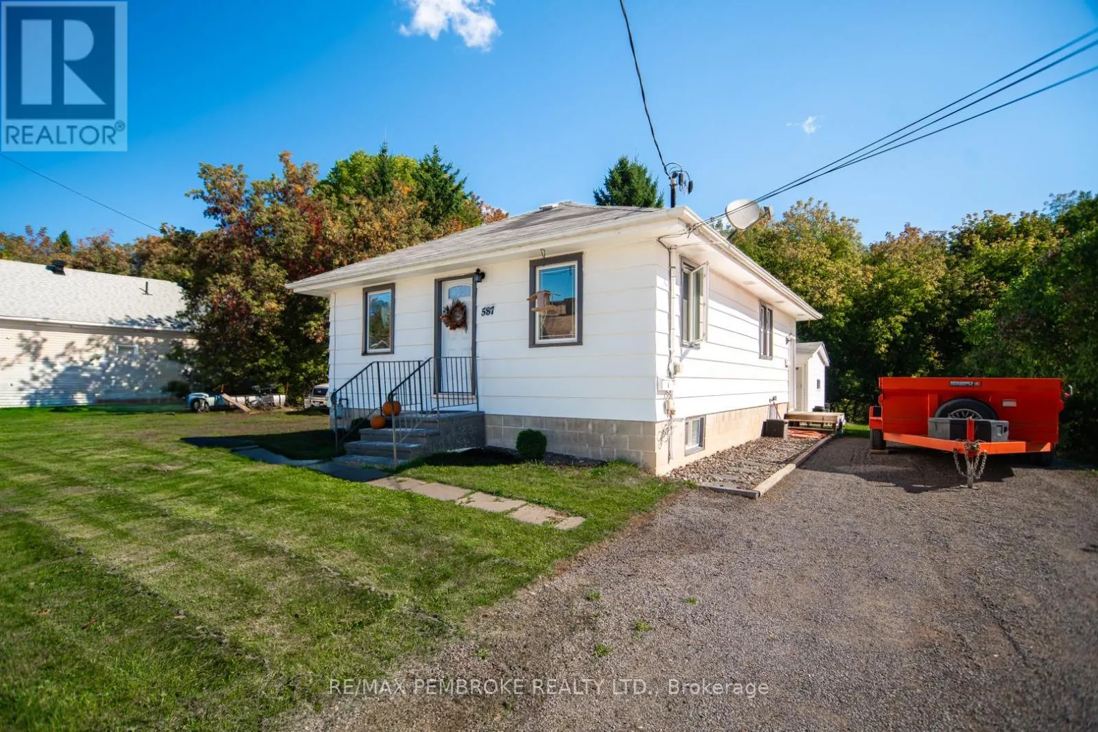 587 MOFFAT STREET