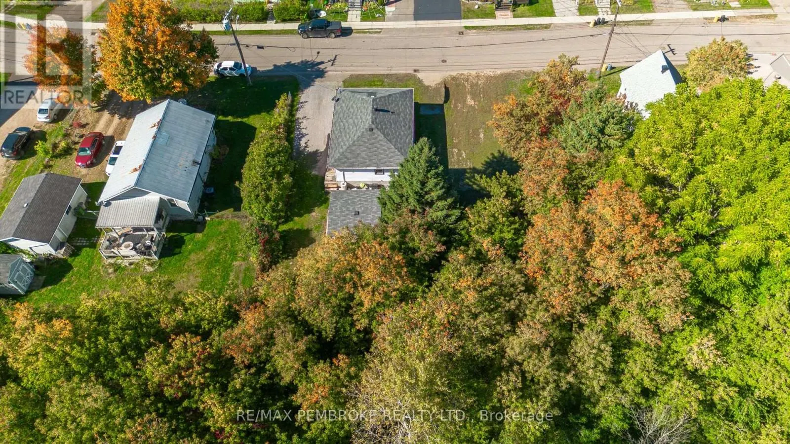 587 MOFFAT STREET