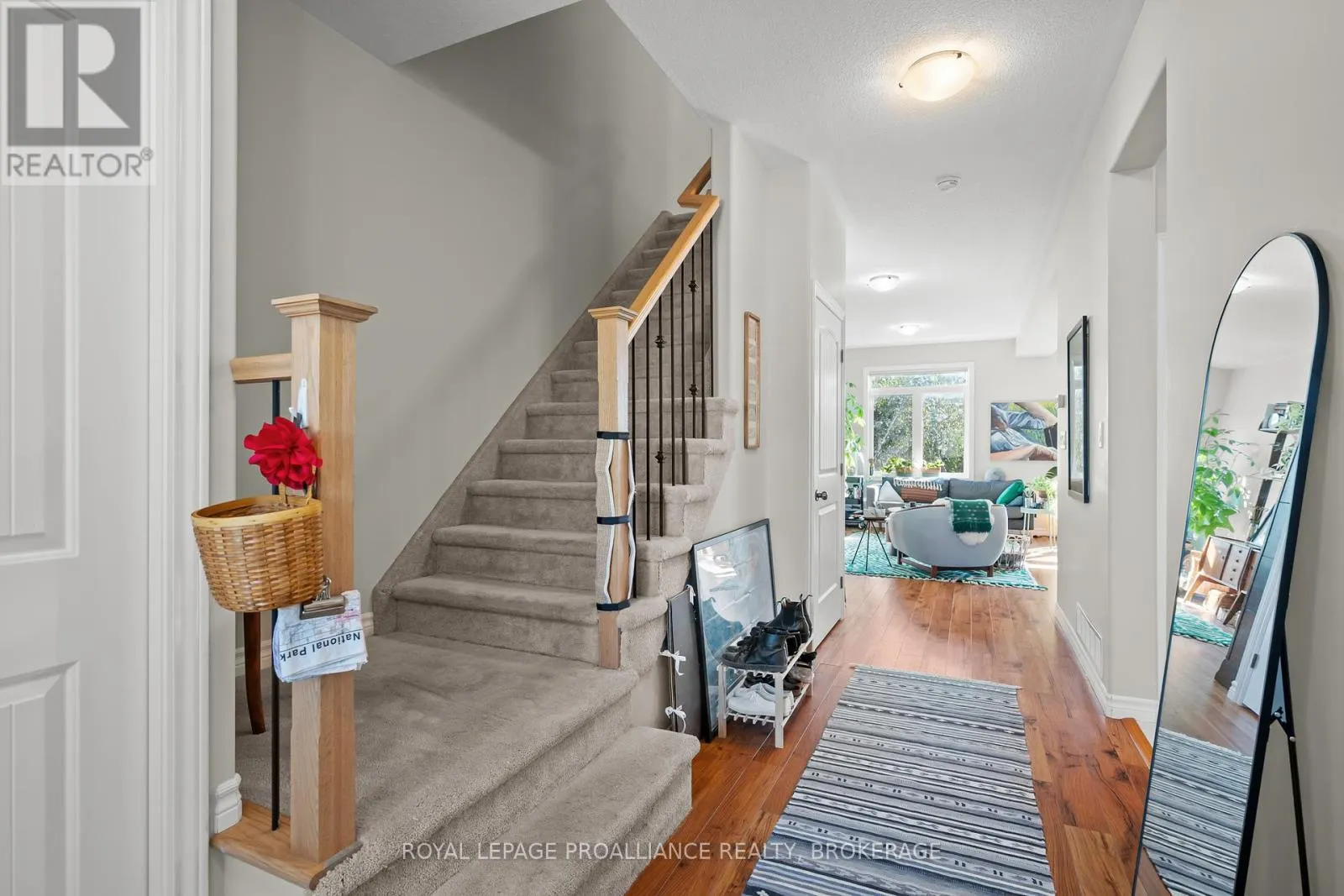927 BLOSSOM STREET