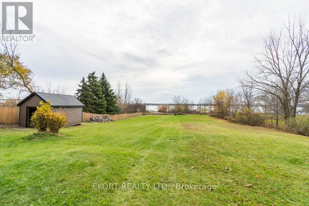 239 DUNDAS STREET W