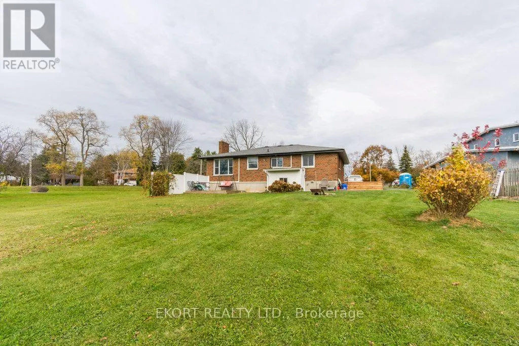 239 DUNDAS STREET W