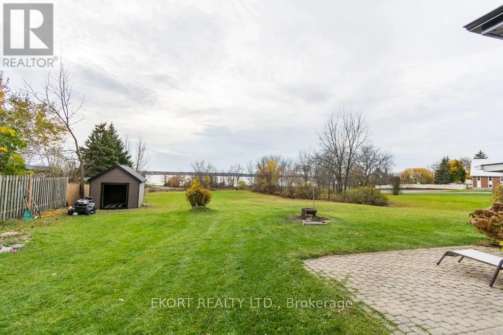 239 DUNDAS STREET W