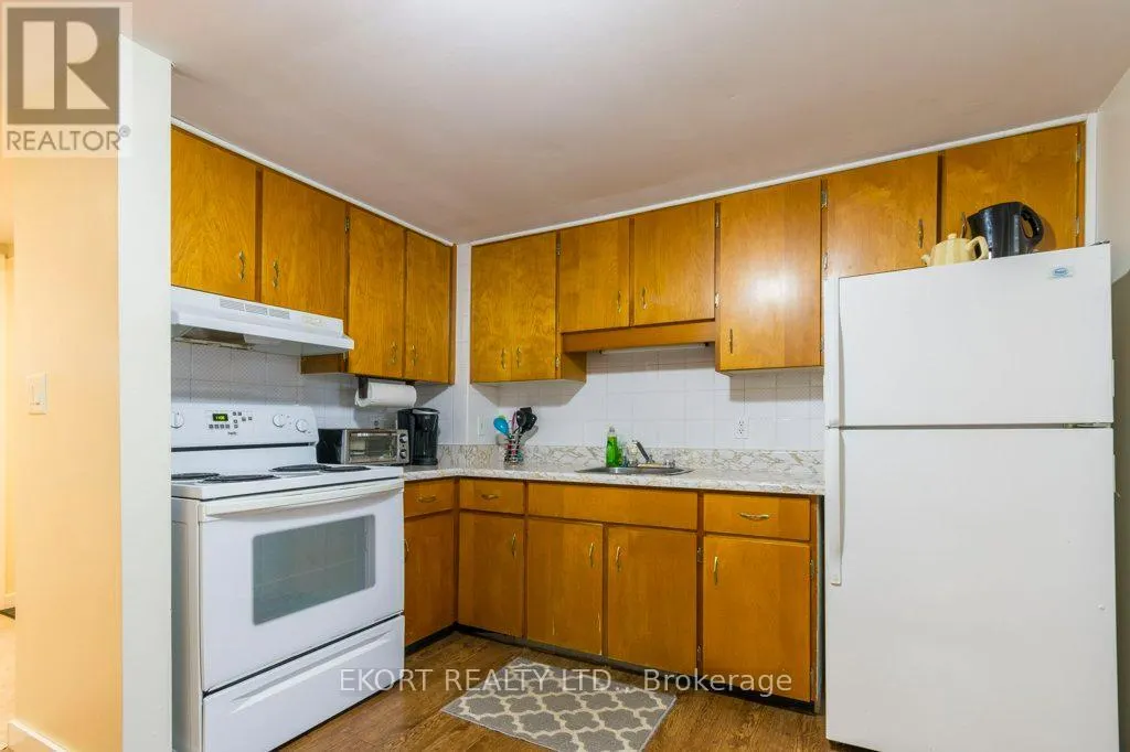 239 DUNDAS STREET W