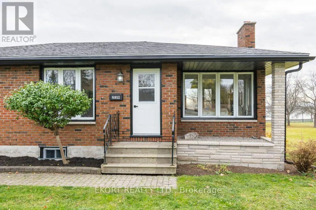 239 DUNDAS STREET W
