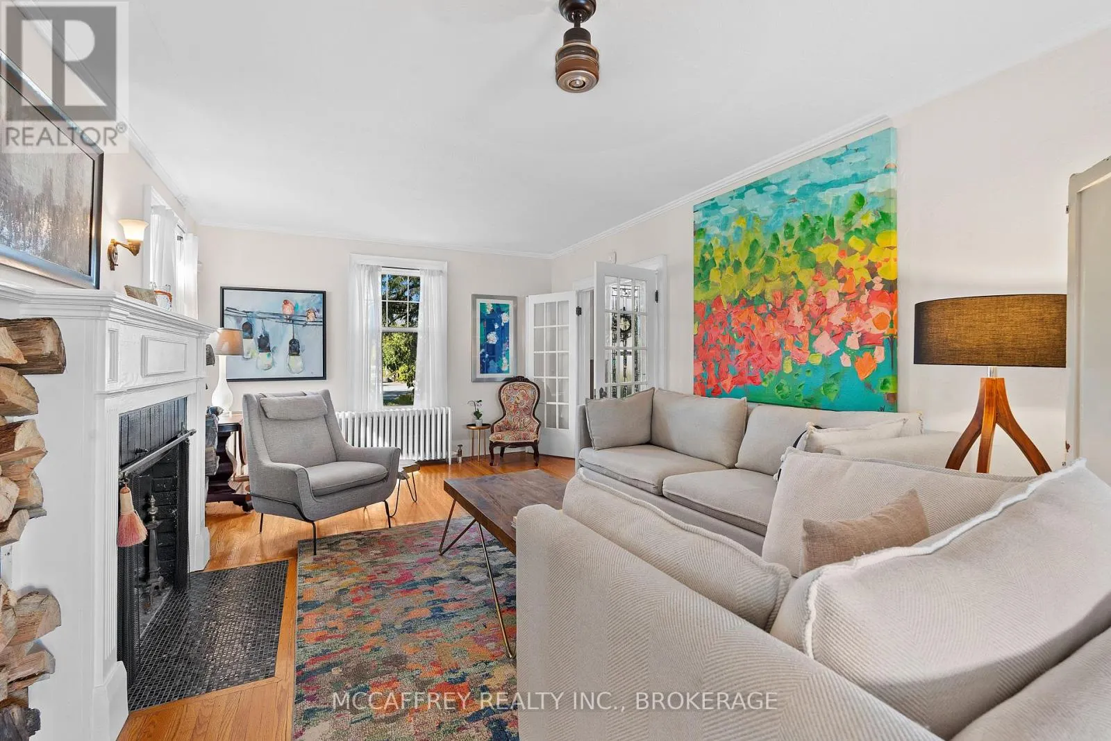 442 DUNDAS STREET W