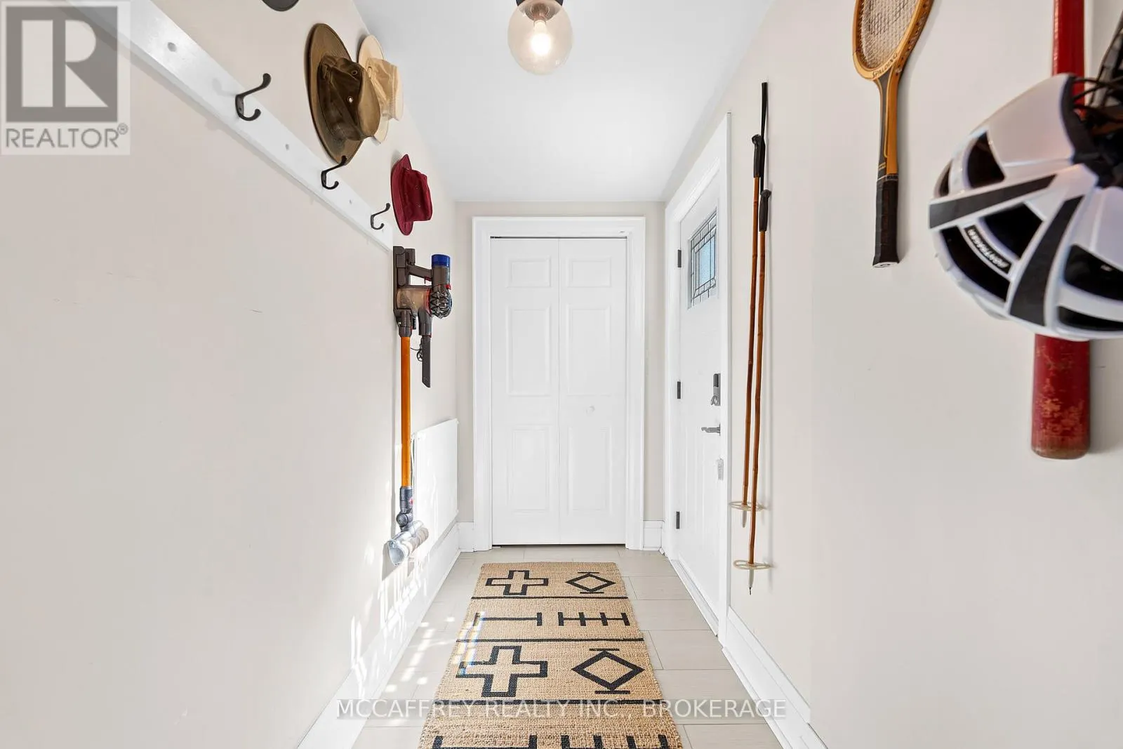 442 DUNDAS STREET W
