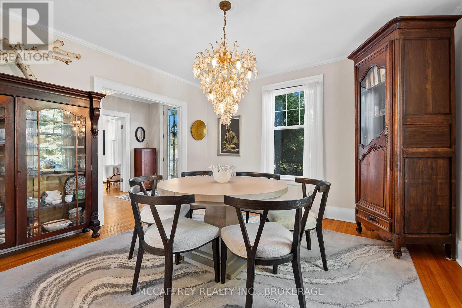 442 DUNDAS STREET W