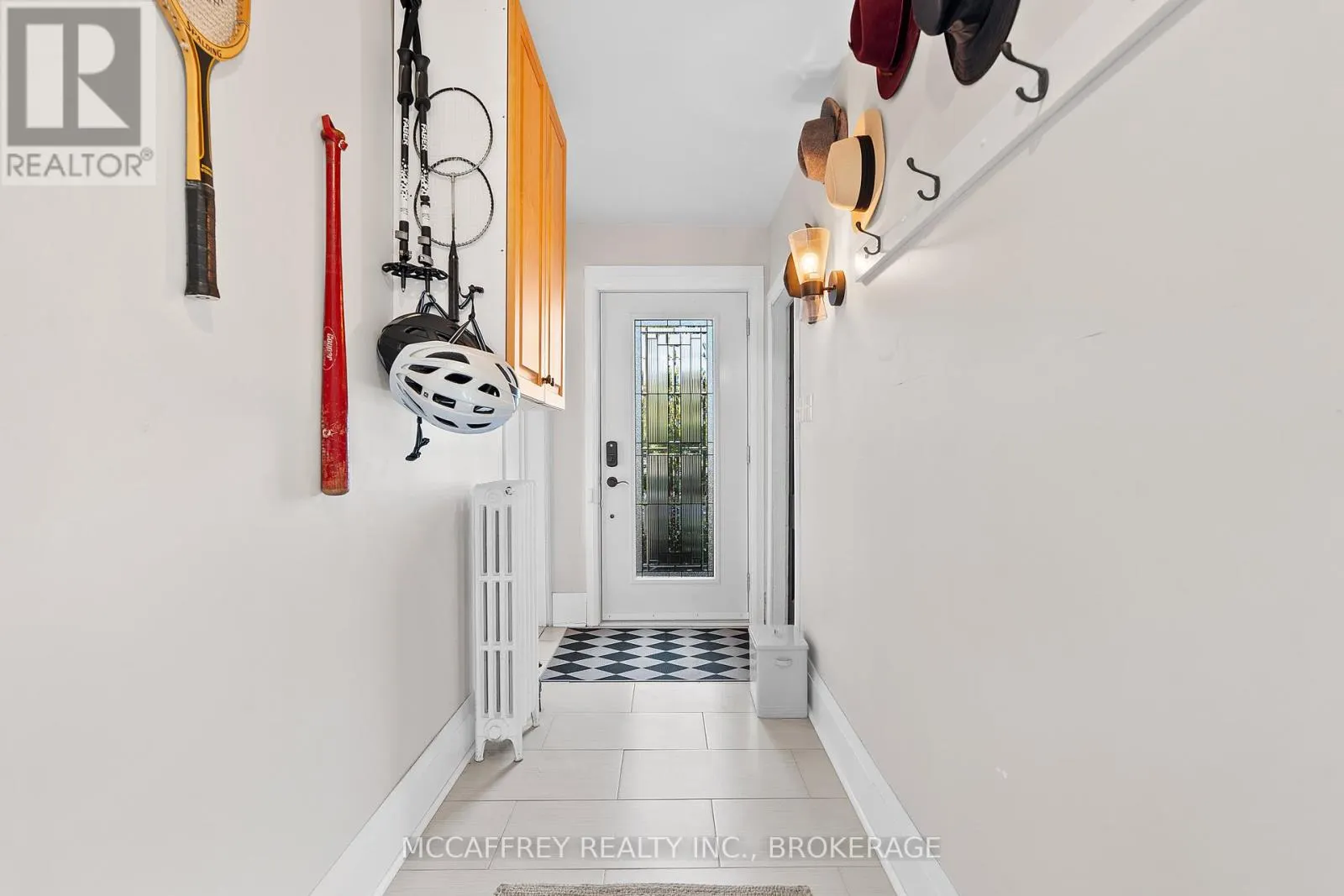 442 DUNDAS STREET W