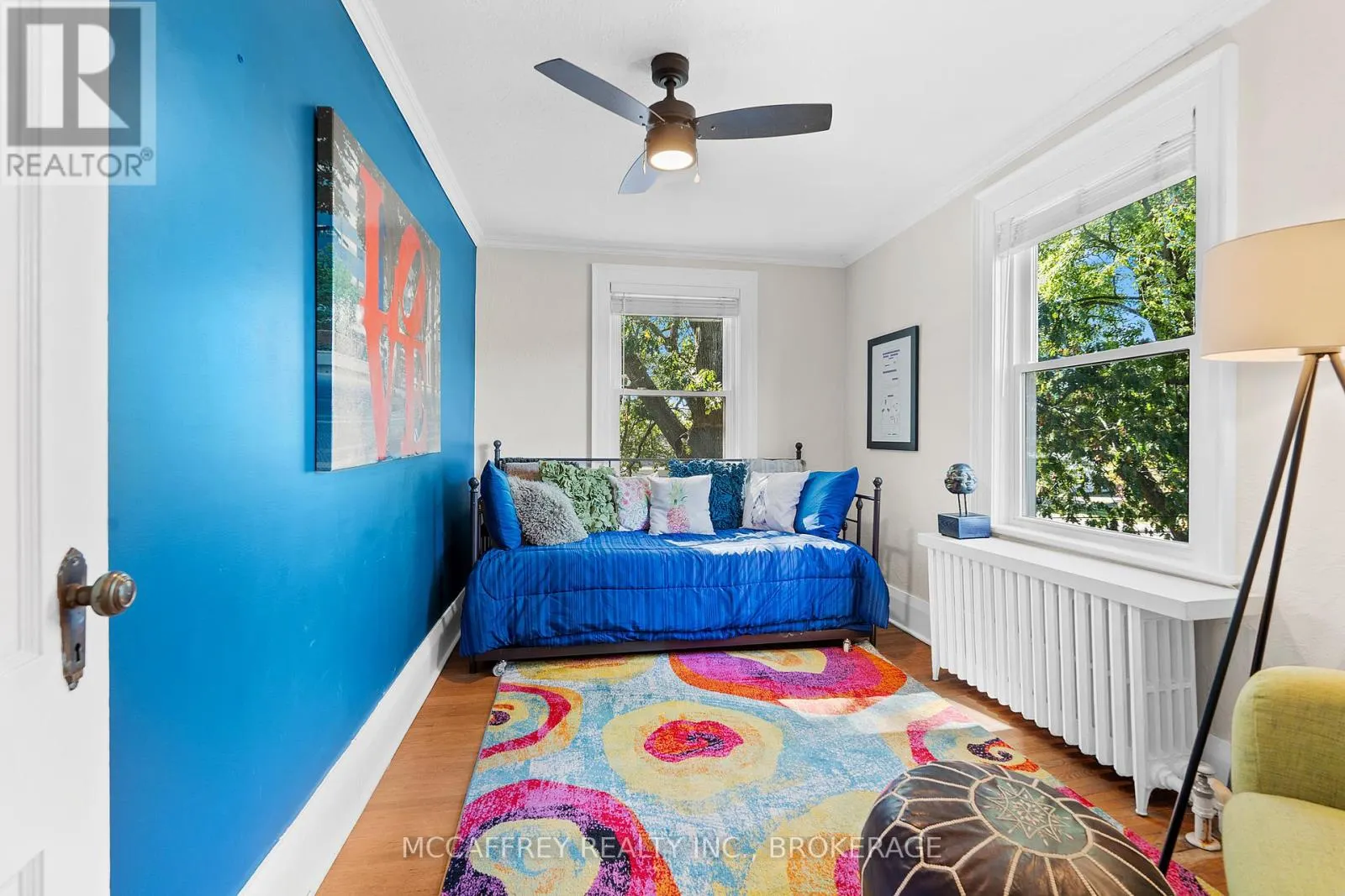 442 DUNDAS STREET W