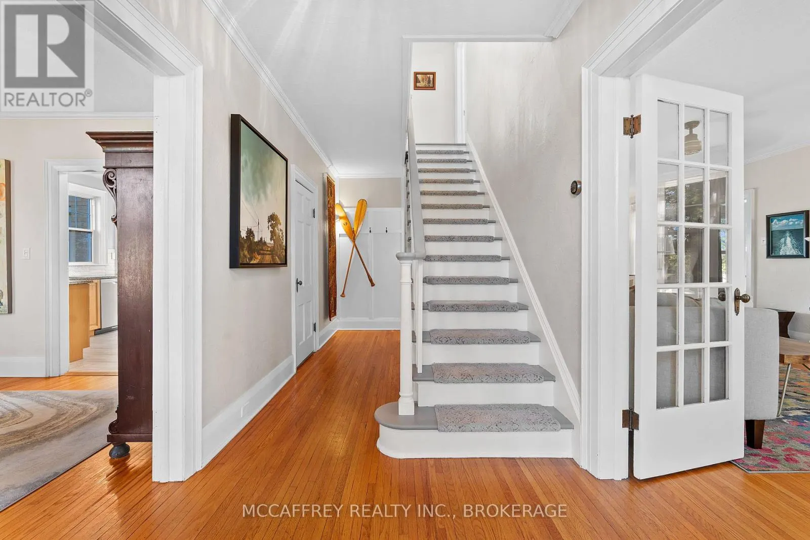 442 DUNDAS STREET W