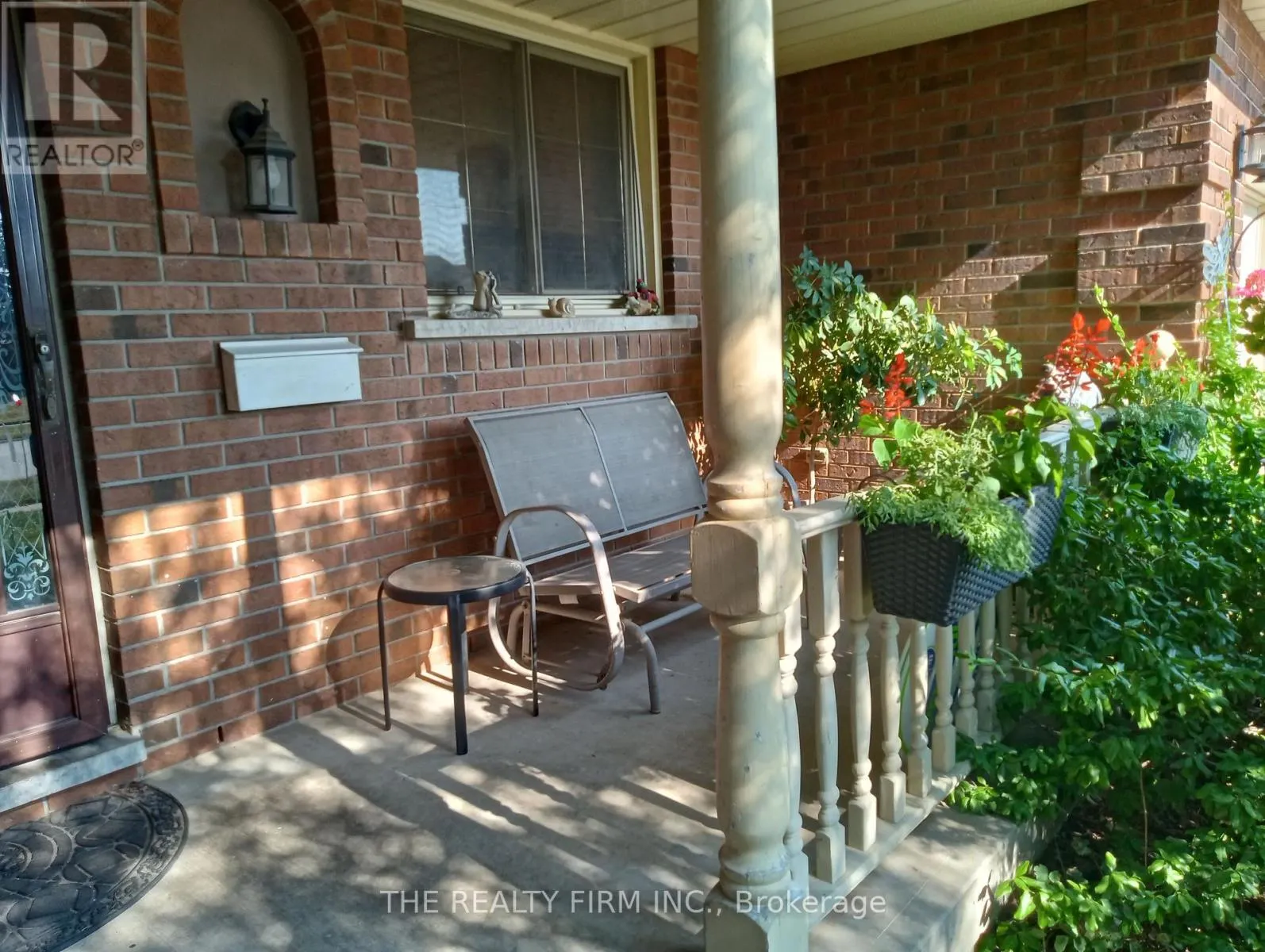 1132 IROQUOIS CRESCENT