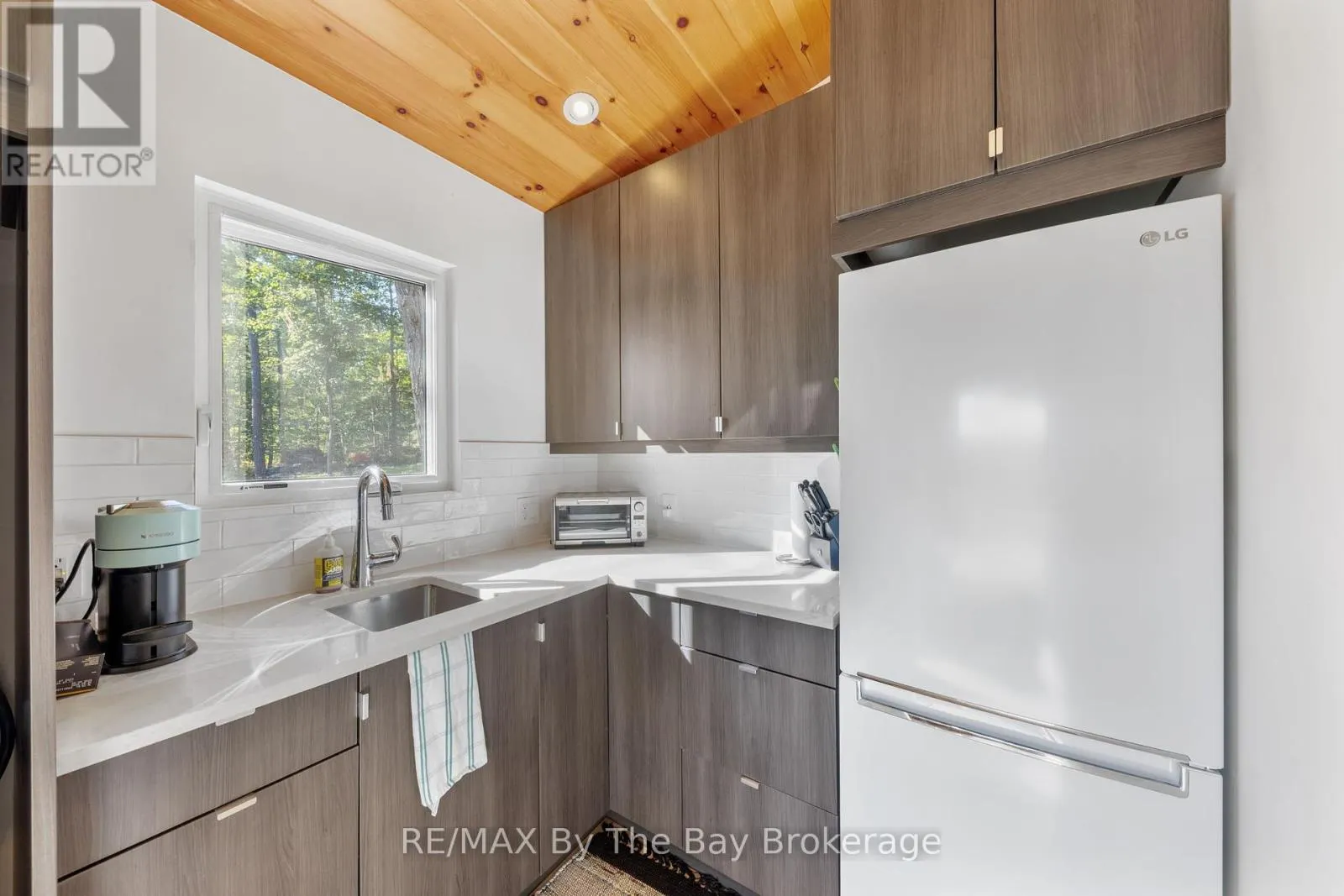 18152 GEORGIAN BAY SHORE